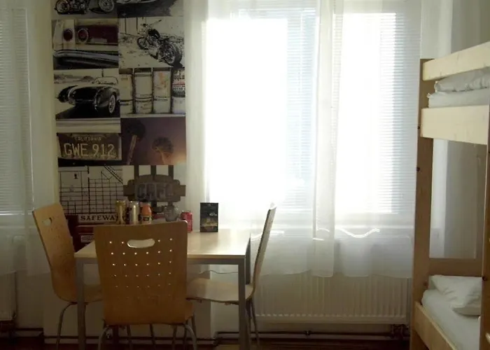 Drunken Monkey Hostel *