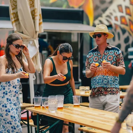 Drunken Monkey אכסניה