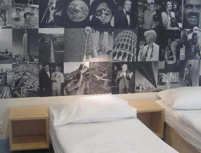 Drunken Monkey Hostel *