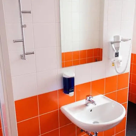 Drunken Monkey Hostel *