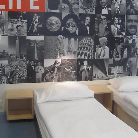 Drunken Monkey Hostel *