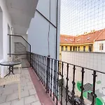 Drunken Monkey بيت شباب