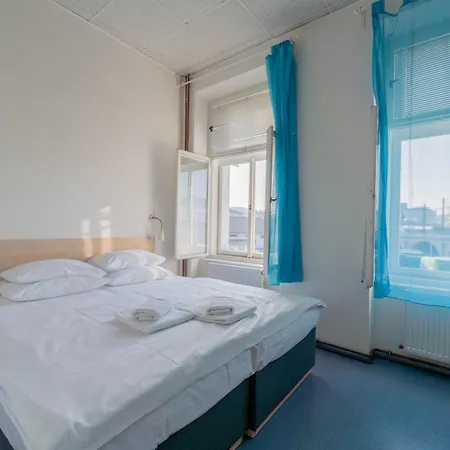 Drunken Monkey Hostel *